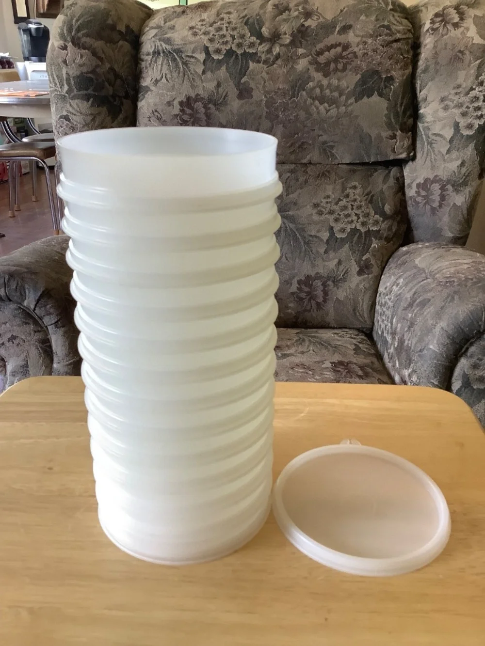 20 TUPPERWARE Hamburger Freezer PATTY KEEPERS 1 Lid/Burger Press & Ring